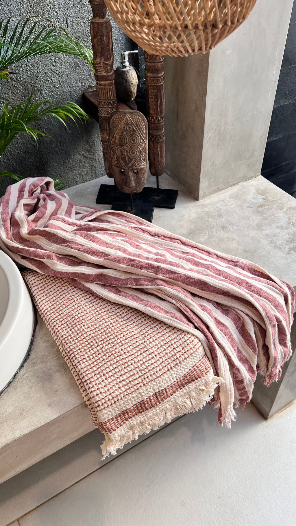 Melody Peshtemal Towel – Handwoven Turkish Hammam Towel in Bordeaux